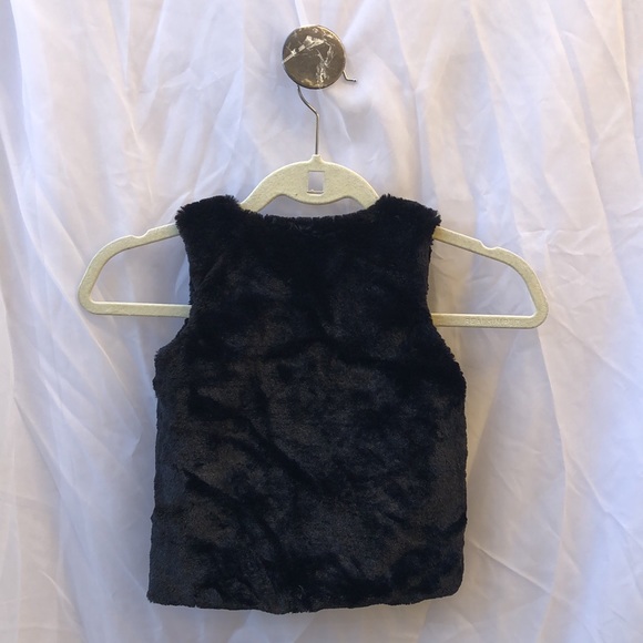 Cute fuzzy vest for young child with silver buckle - Picture 2 of 3